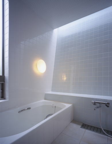 明るい浴室
