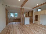 東大和市の住宅　ハモニカ　2　：厚さ３ｃｍの杉板の床
