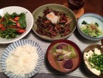 掛川食堂 牛肉とキノコ、セリの炒めもの