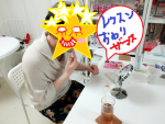 東京の女装サロン型女装化粧品ハイクオリティ新宿　レッスン風景のレタッチ(笑)ぎゃはははははは！！