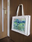 「持ち歩ける絵画トートバッグ」の絵画がどんどん大きくなる件♫(笑)
